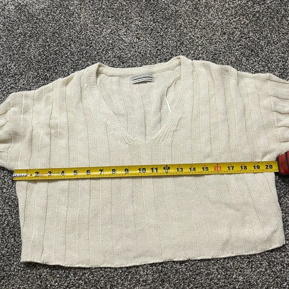 Urban Outfitters cream v neck ribbed long sleeve cropped sweater petite S - Picture 10 of 13
